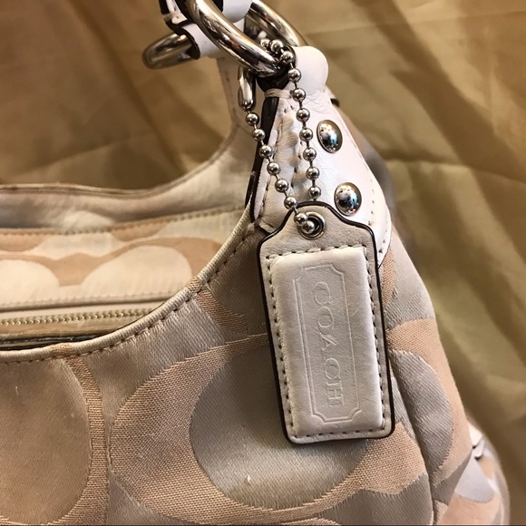 Authentic Gold Signature Coach Shoulder Bag Purse - Picture 4 of 13